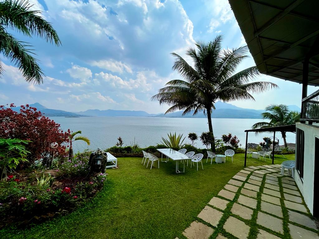 Kino Lakeside Chalet Luxury Exterior