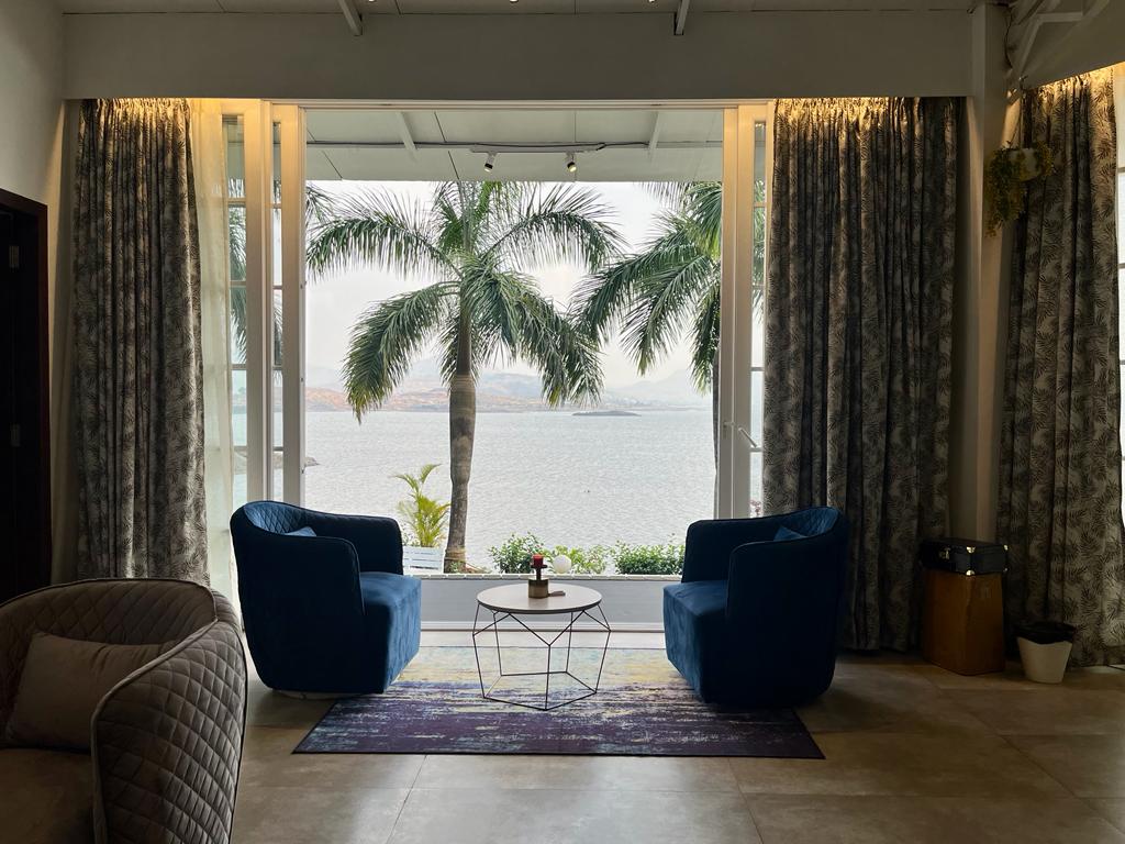 Kino Lakeside Chalet - Real Photograph 4